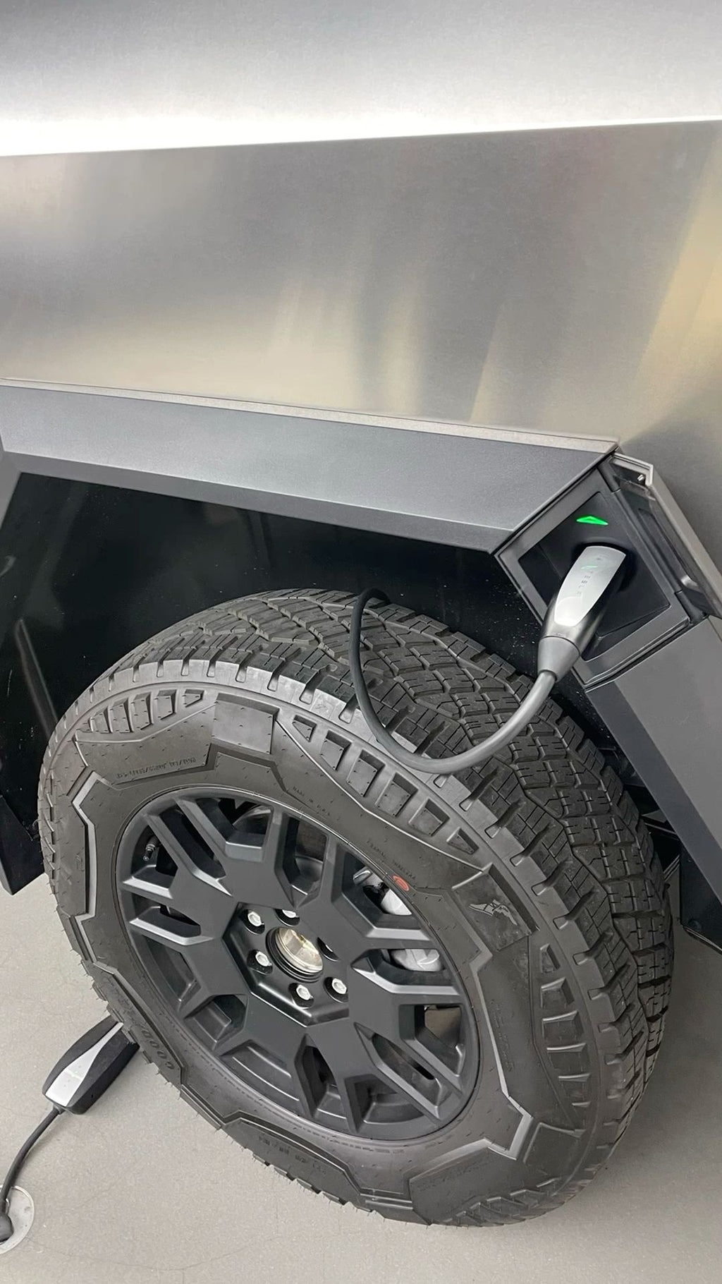 Used 2024 Tesla Cybertruck distress sale !!