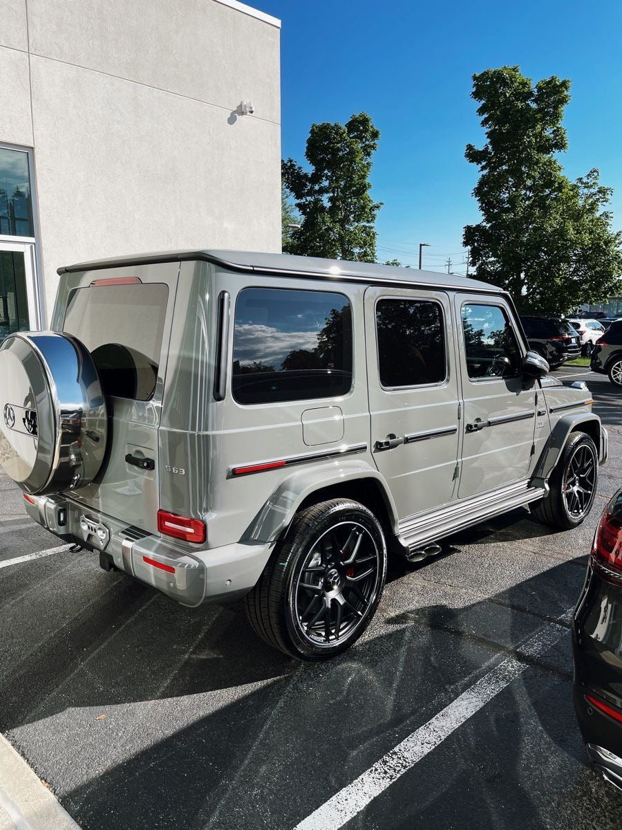 G-wagon Mercedes Benz …..